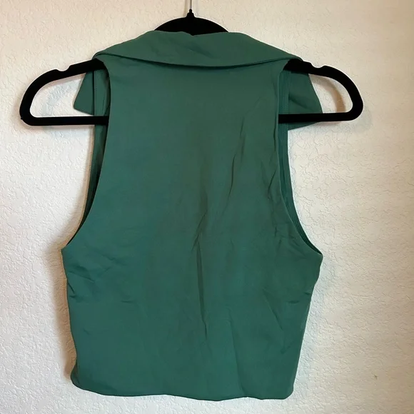 Aritzia Babaton Kelly Green Contour Polo Tank Medium - Picture 4 of 6